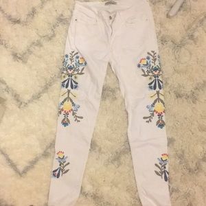 Zara White Embroidered Jeans